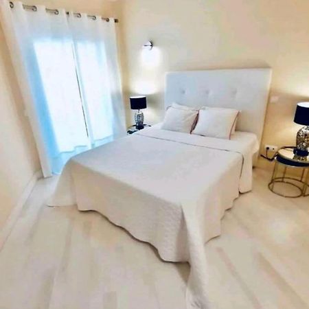 Beach & Sea Apt, Fast Wifi, Airco, Private Parking And Pool Portimão Zewnętrze zdjęcie